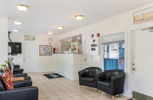 Main Street Hyannis Hotel | Americas Best Value Inn Hyannis