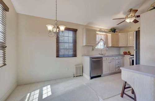 Queens Apartment | An Airy Sun-Drenched Retreat in Floral Park 30 Min NYC Near JFK