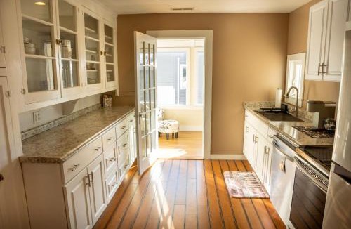 New Milford Apartment | Ann Inn - Downtown New Milford Apartment