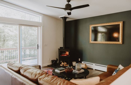 Stratton House | Antique Charm 8 Mins to Stratton 12 to Mt Snow