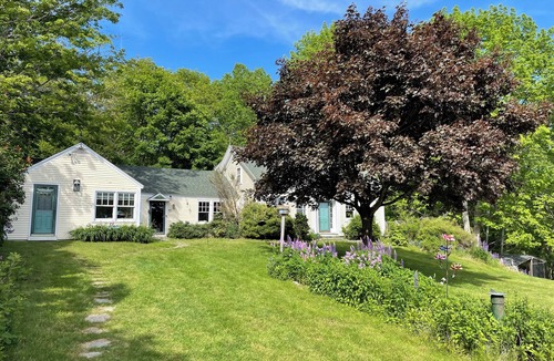 Edgecomb House | Antique Charm and Modern Comfort on Waterfront - New block of weeks available