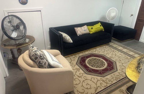 Elmont Apartment | Apartment in Elmont