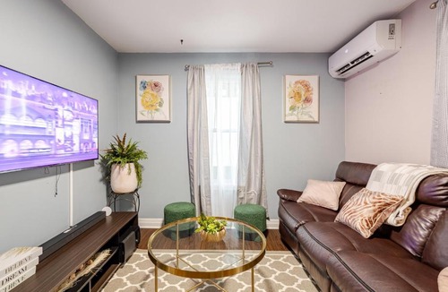 Saint-Edmond Apartment | Appartement moderne 3 chambres avec spa, jardin privé & parking gratuit - accès autonome 282
