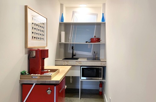 West Poplar Apartment | Art Tower suite with private patio