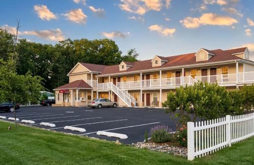 Howell Hotel | At 9 Motel Near Freehold I-195
