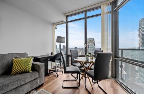 Bay Cloverhill Apartment | Attractive 1 Bedroom High Floor with Skyline View