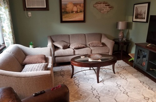 Lindenhurst House | Attractive home walking distance to town or the train. Easy access to NYC
