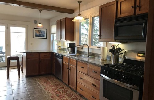 Bristol House | Awesome 5-bedroom house on Pike's Point