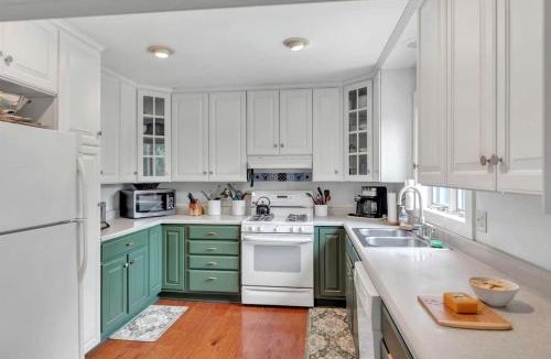 Sunderland House | Awesome Cottage with Fireplace and Swimming Pool in Sunderland, Vermont