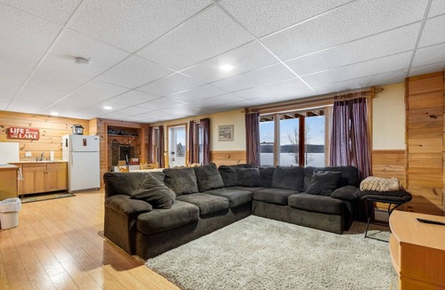 Pittsburg House | Awesome - Snowmobile Ice Fishing