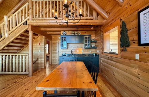 Conway House | [B] Peak View Cabin | Views | Spacious | 23 Acres