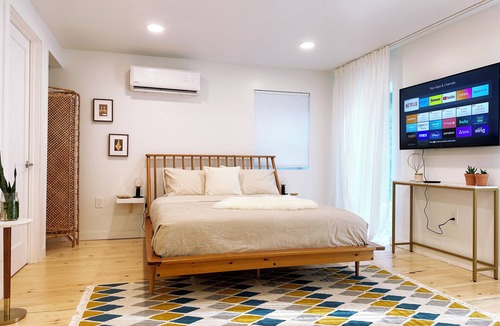 Catskill Apartment | B/w Hudson and Hunter, a Catskill studio perfect for 2.