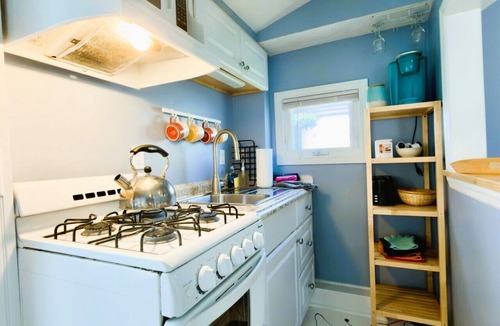 Salisbury Beach House | Baby Love Shack: walk to Beach, Eateries, Dancing, Arcades, Shows