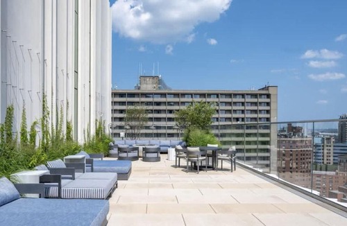 Bay Village Apartment | Back-Bay Lux Central 2BR Condo with Rooftop and Parking
