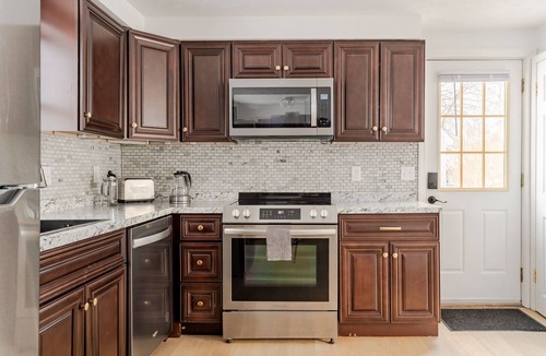 East Deering House | Back Cove Retreat-FREE Parking 5 min to Old Port!