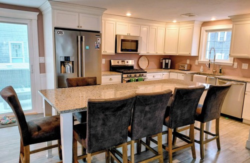 Green Harbor-Cedar Crest House | Barefoot 50 steps to beach! SPACIOUS NEW LISTING WATER VIEWS