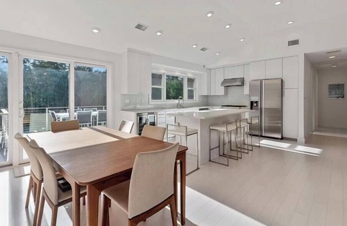 Barnes Landing House | Barnes Landing Beach community with private bay beach.