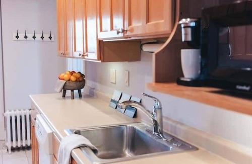 Off Broadway Apartment | Bay View