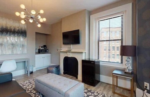 Bay Village Apartment | Bay Village, Walk Everywhere Sleeps 3