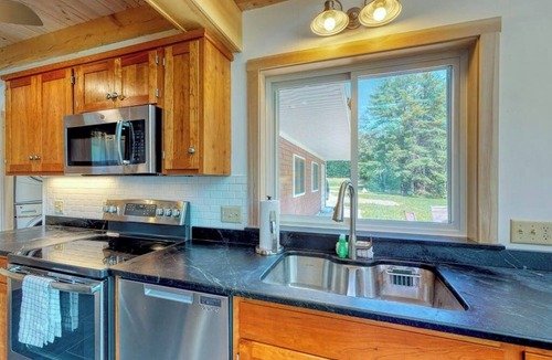 Bowdoinham House | Bayfront home with gorgeous water views, dock, outdoor patio, fireplace
