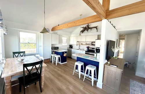 North Beach Haven House | Bayfront-spectacular views and close to beach. New 2023 addition & renovation.