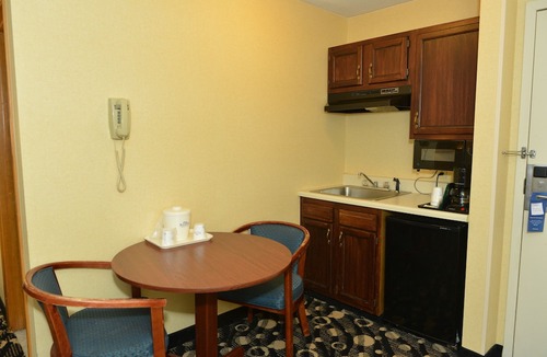 Branford Hotel | Baymont by Wyndham Branford/New Haven