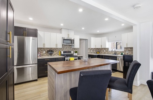Midland Cottage | Bayside Serenity | Free Parking | Midland Cottage | Home gym | Jet tub