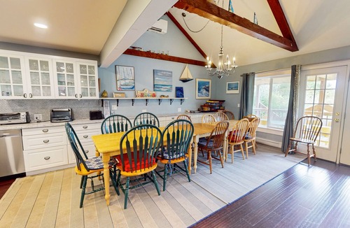 North Truro House | Bayview home, WiFi, multiple decks, hot tub, games