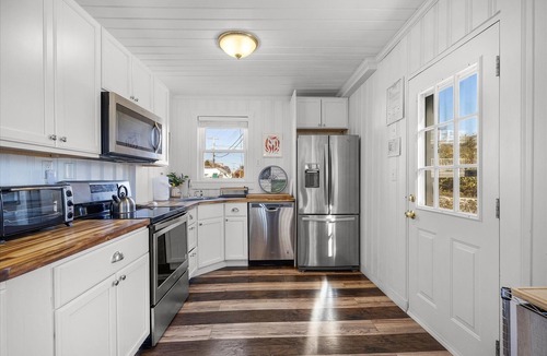 Hyannis House | Bayview Retreat — Steps to the Beach with Ocean Views