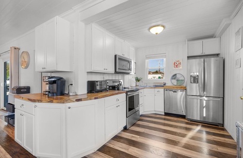Hyannis House | Bayview Retreat — Steps to the Beach with Ocean Views