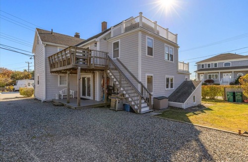 Hyannis House | Bayview Retreat — Steps to the Beach with Ocean Views