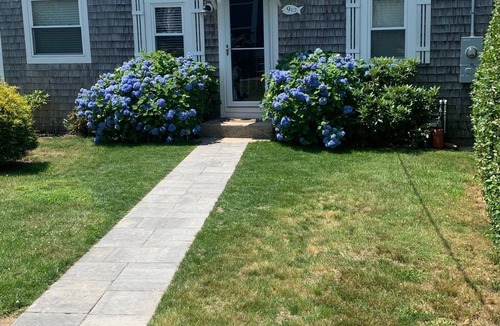 Easton's Point Cottage | Beach Cottage Steps Away From Easton's (First) Beach