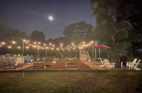 Momauguin Apartment | Beach-Farm Backyard Oasis with Goats, Gardens, Games and FREE Beach Club Passes!