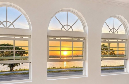 Quincy Apartment | beach front bliss: 2Br apartment in peaceful Quincy near Backbay