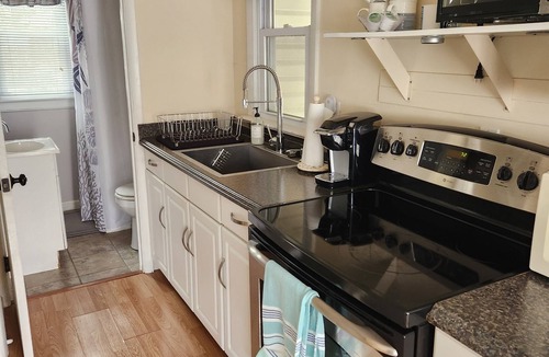 Holgate House | Beach Haven 1 bed - Memorial Day 5/20 to 6/23 - 4 1/2 weeks in paradise!