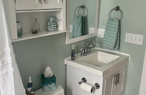 Westbrook Center House | Beach house getaway - 4 min walk to the beach!