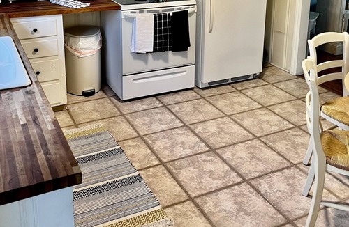 Westbrook Center House | Beach house getaway - 4 min walk to the beach!