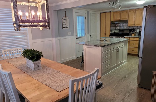 Hampton House | Beach House, Walking distance to downtown!