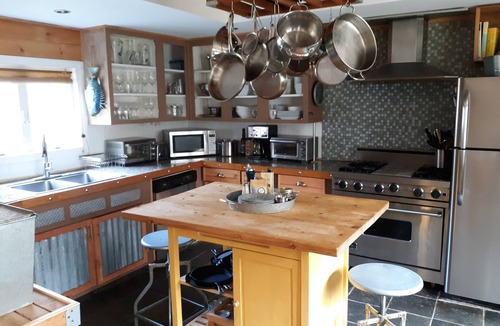 Rye House | Beach! Surf! Fishing! Rye, Portsmouth, Dog Friendly, Whole House!