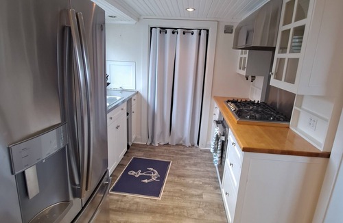Portsmouth House | BeachCliff- Beachfront Home