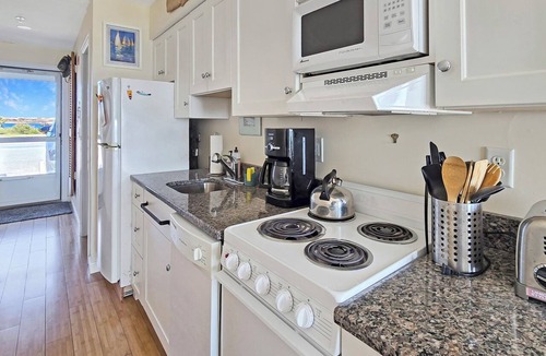 North Truro Condo | Beachfront 1BD-A/C, Amazing Water Views & Sunsets, Direct Beach Access