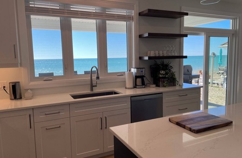 Ashfield-Colborne-Wawanosh Cottage | Beachfront Cottage in Amberley, Newly built!