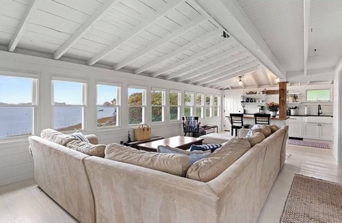 Great Neck Cottage | Beachfront family dream escape