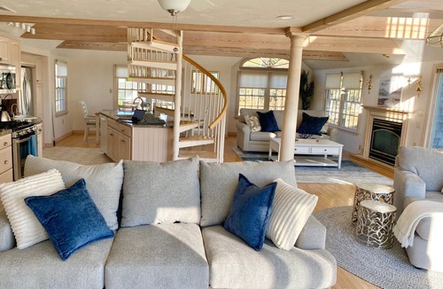 South Yarmouth House | 🌊 BEACHFRONT FAMILY HOME STEPS TO OCEAN! 2026 Vrbo Rental Of The Year