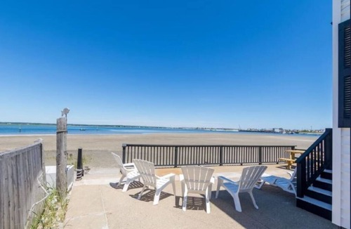 Seabrook House | Beachfront Family Vacation in a Quiet Residential Neighborhood.