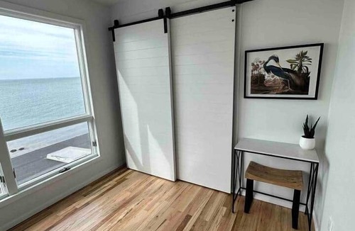Greenport West House | Beachfront Greenport Villa
