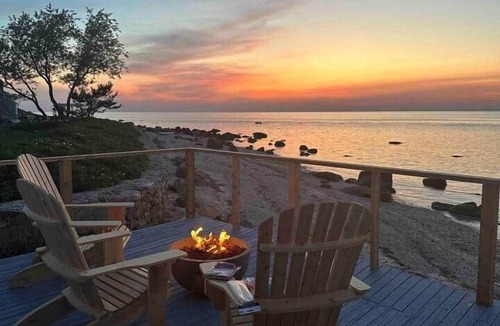 Greenport West House | Beachfront Greenport Villa