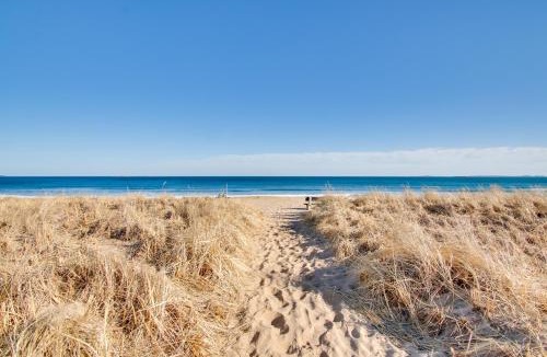 Ocean Park House | Beachfront Old Orchard Beach Condo w/Balcony