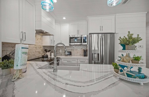 Holmes Beach Condo | Beachfront Paradise 111 ~ Yes, That'S Your View! ~