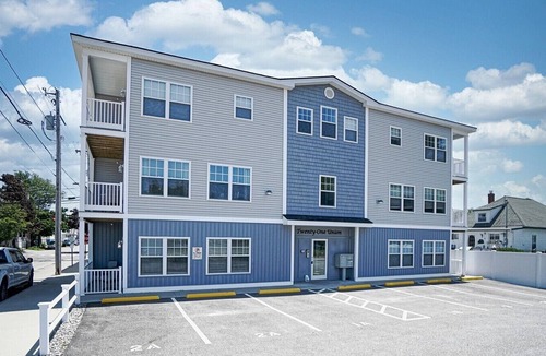Ocean Park Condo | Beachside Abode 1A